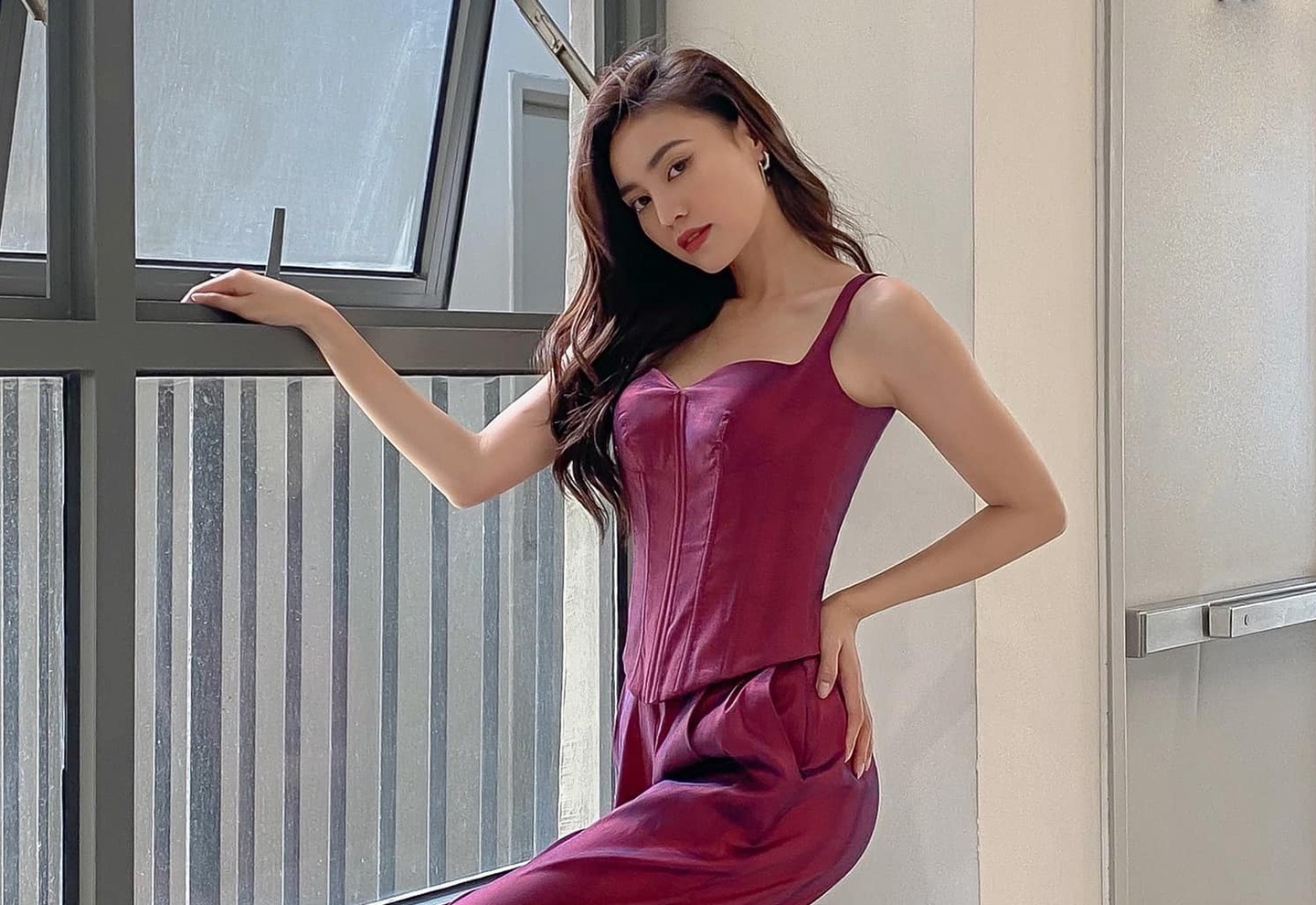 Lan Ngoc va dan my nhan mac do goi cam dau nam 2021 hinh anh