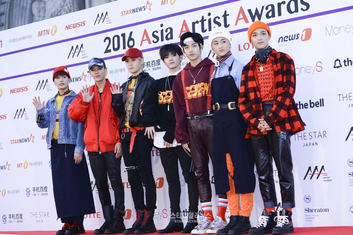 Trang phuc xau cua sao nam Kpop anh 6