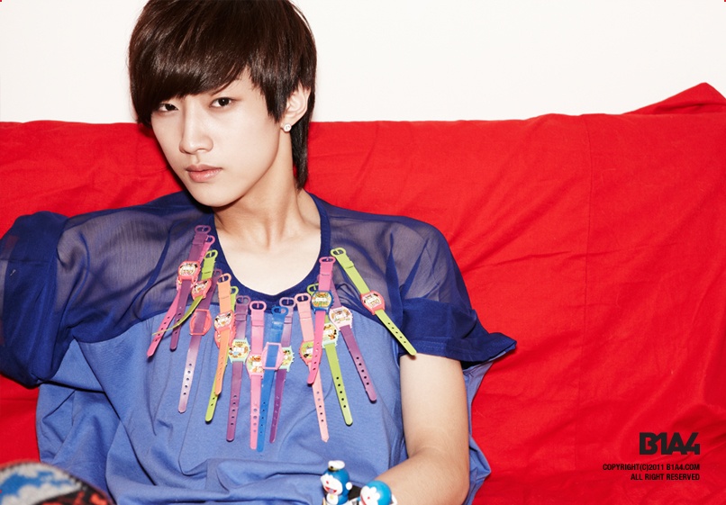 Trang phuc xau cua sao nam Kpop anh 1