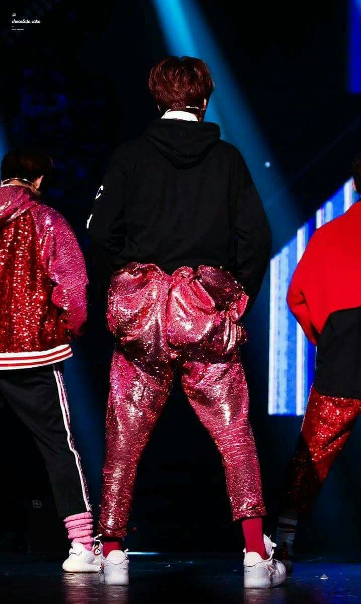 Trang phuc xau cua sao nam Kpop anh 4