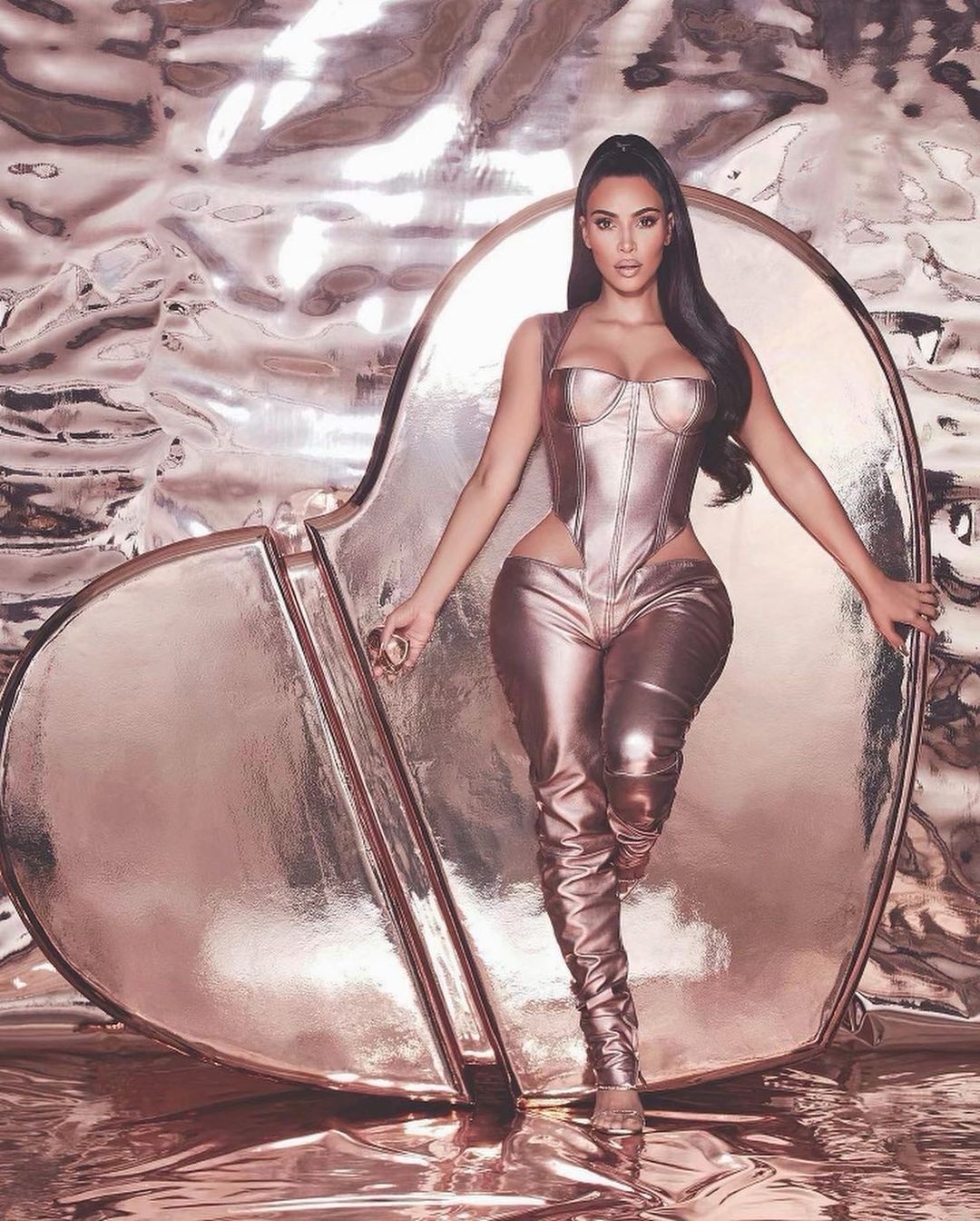 Kim Kardashian sản xuất nước hoa ảnh 1 Kim Kardashian san xuat nuoc hoa anh 1