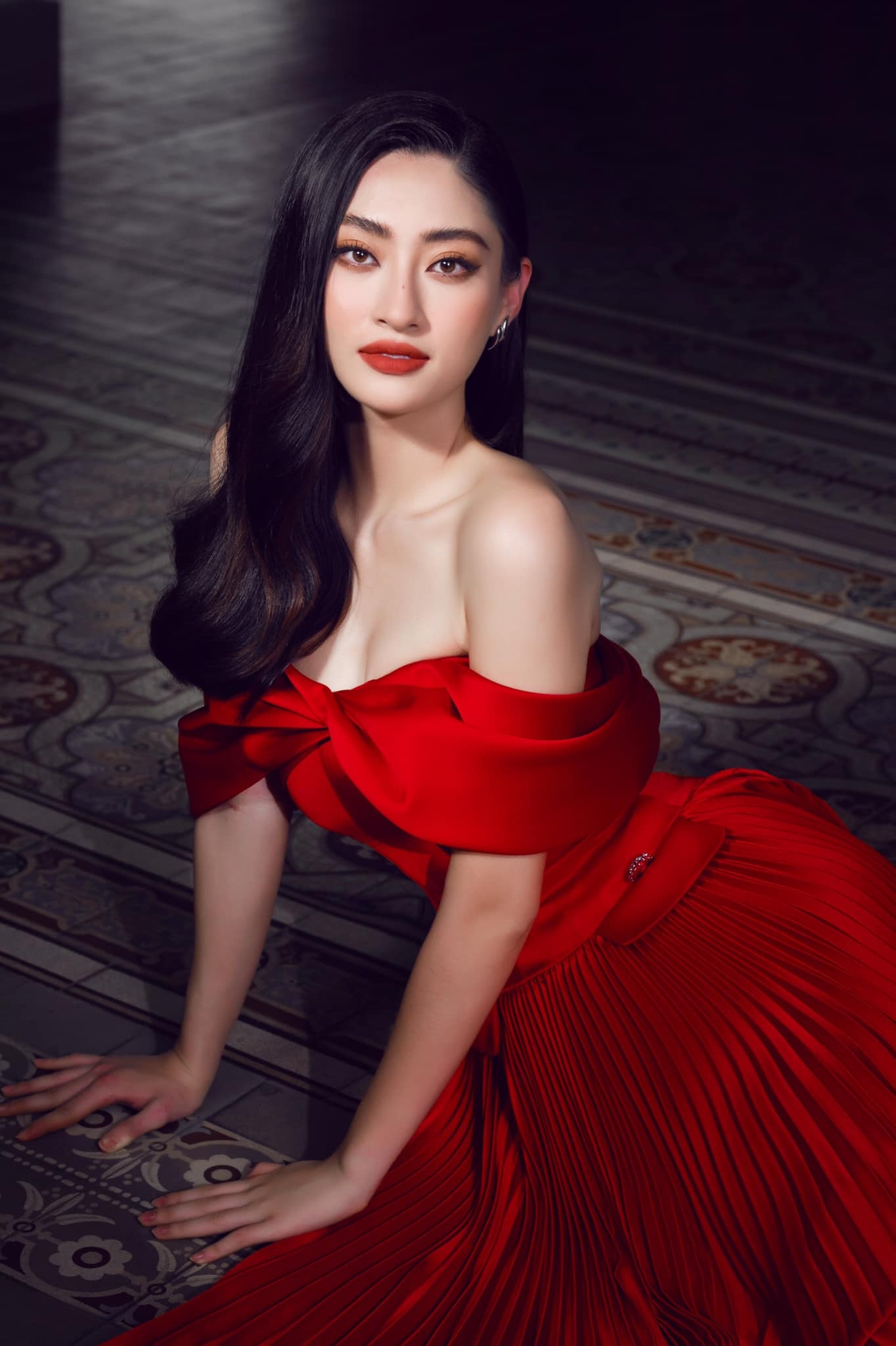 Luong Thuy Linh mac goi cam anh 3