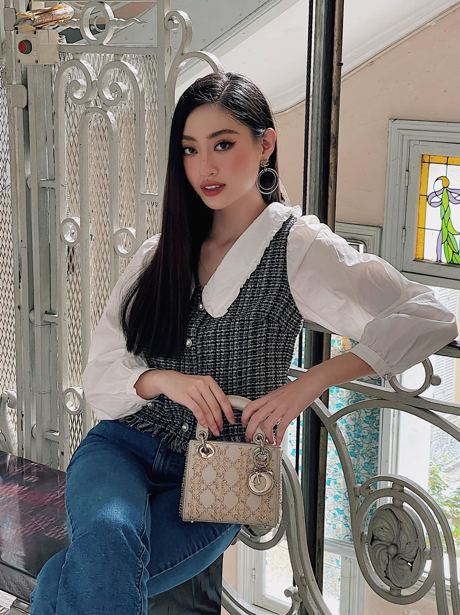 Luong Thuy Linh mac goi cam anh 4