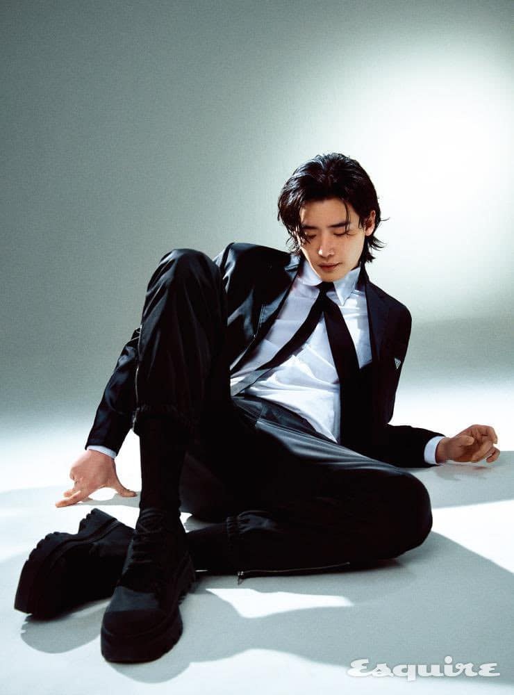 Lee Jong Suk mặc đồ Prada ảnh 2 Lee Jong Suk mac do Prada anh 2