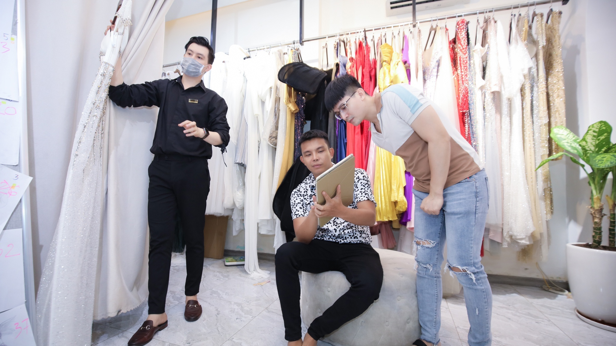 NTK Viet ban ron ngay Tet anh 3