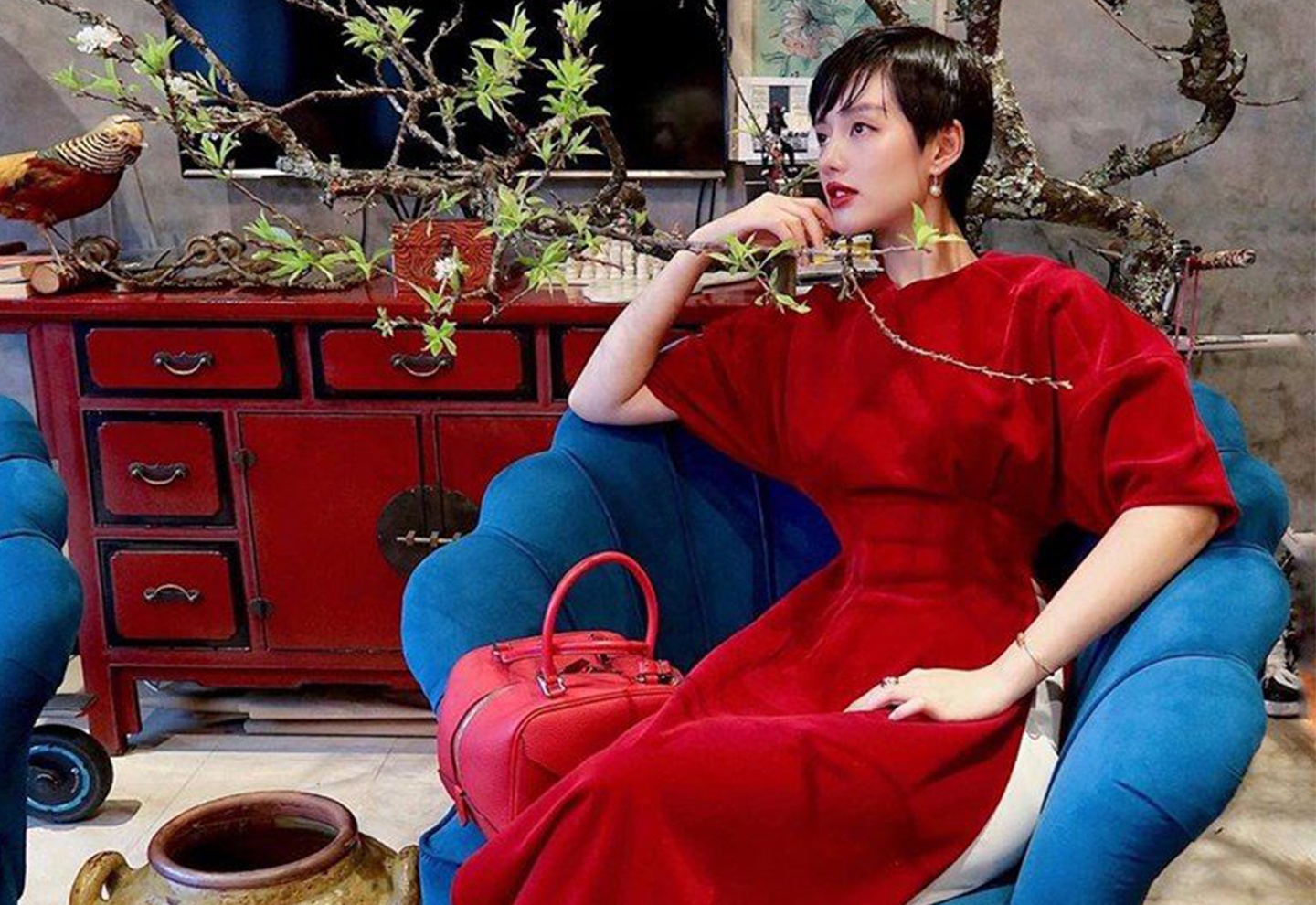 Hoc Khanh Linh chon 5 mau ao dai mac ngay Tet hinh anh