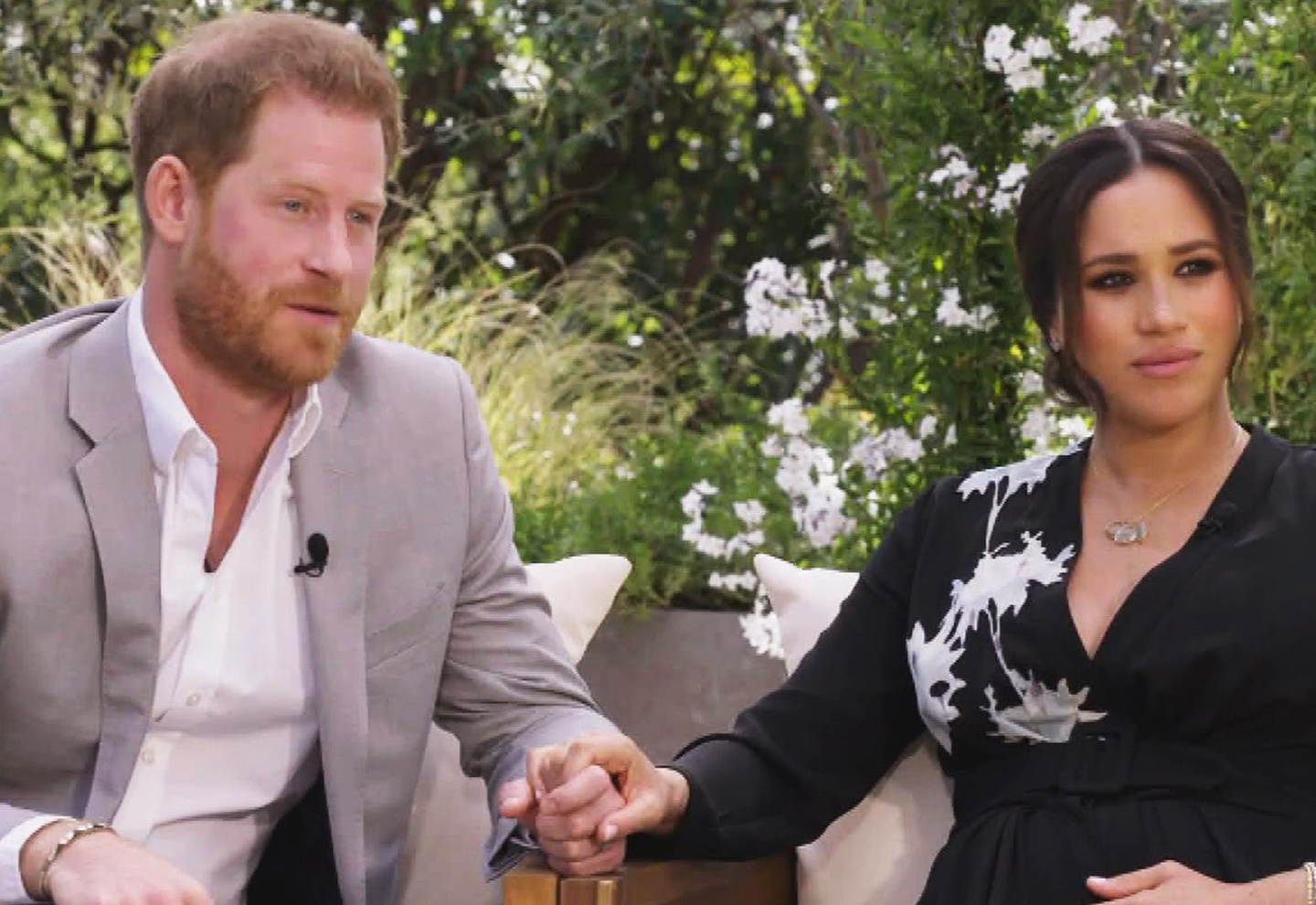 Y nghia dang sau chiec vay 4.500 USD cua Meghan Markle hinh anh