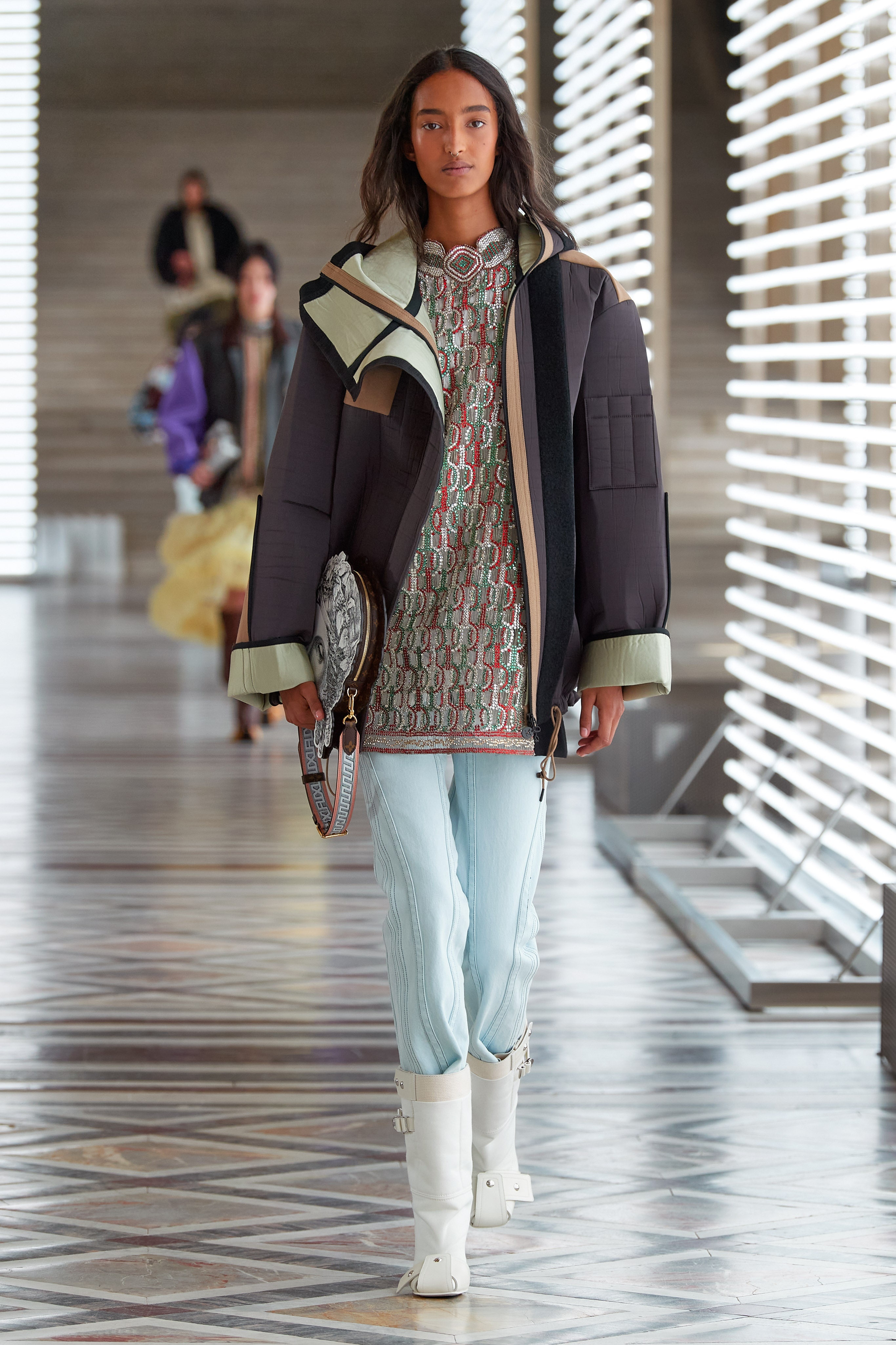 show Louis Vuitton anh 3