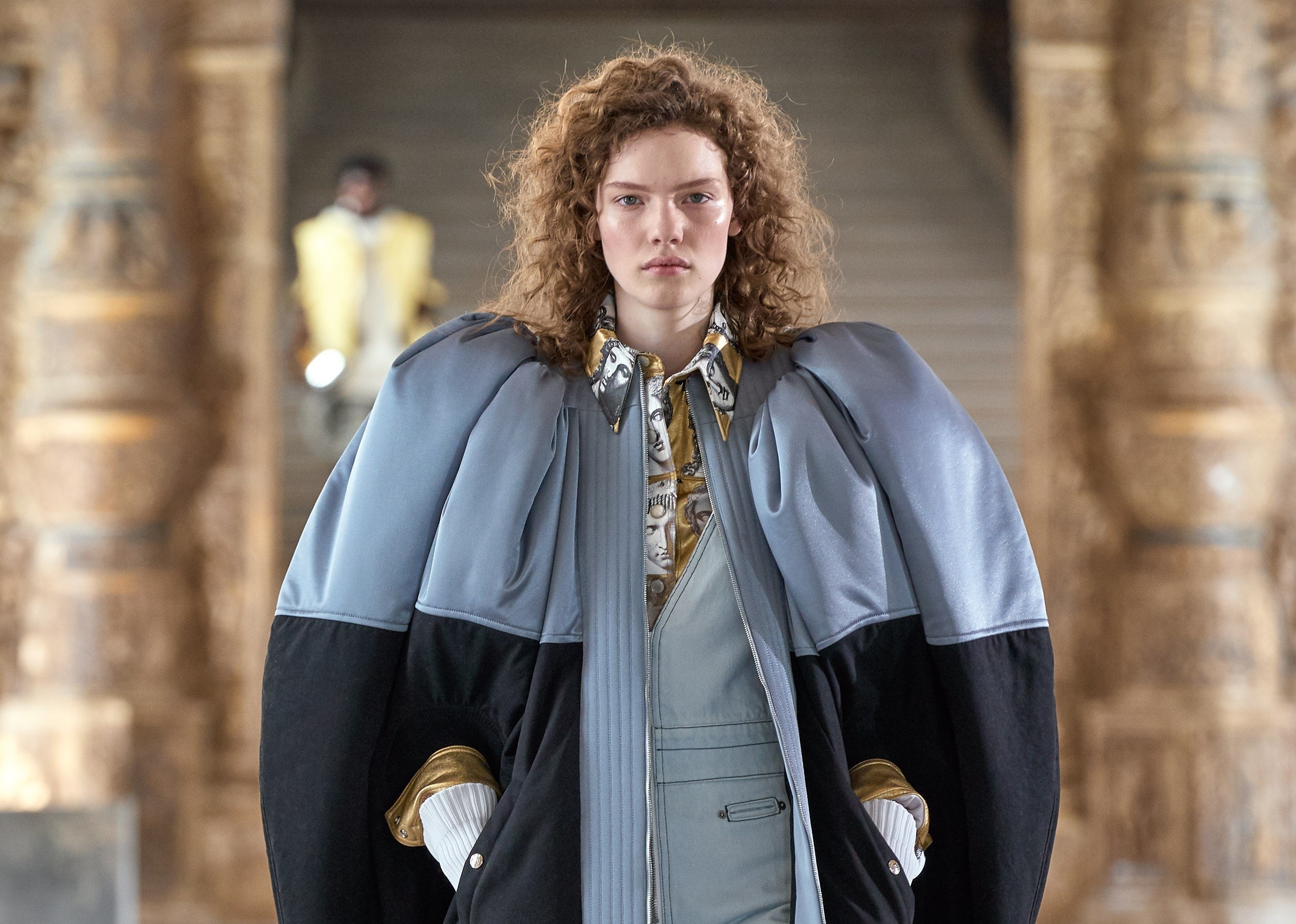 Bo suu tap Louis Vuitton bi che giong Gucci, Balenciaga hinh anh