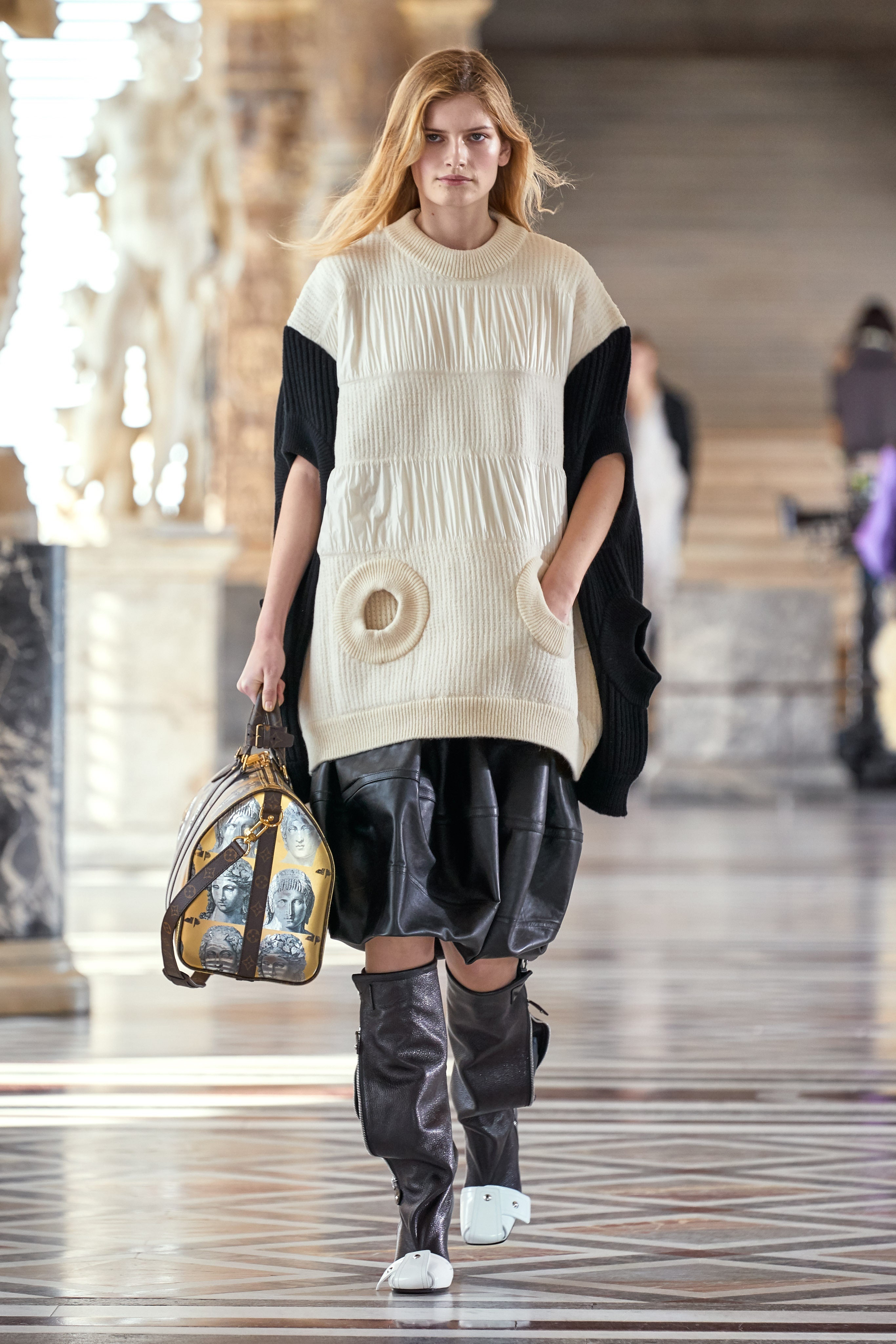 show Louis Vuitton anh 8