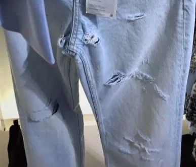 Zara bán quần rách đáy  ảnh 3 Zara ban quan rach day anh 3