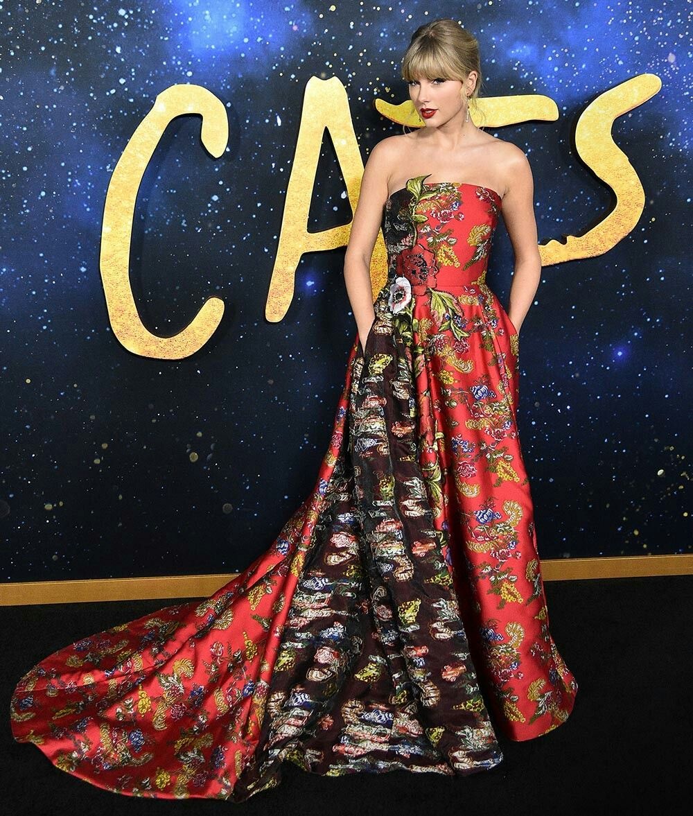 Taylor Swift rách váy ảnh 4 Taylor Swift rach vay anh 4