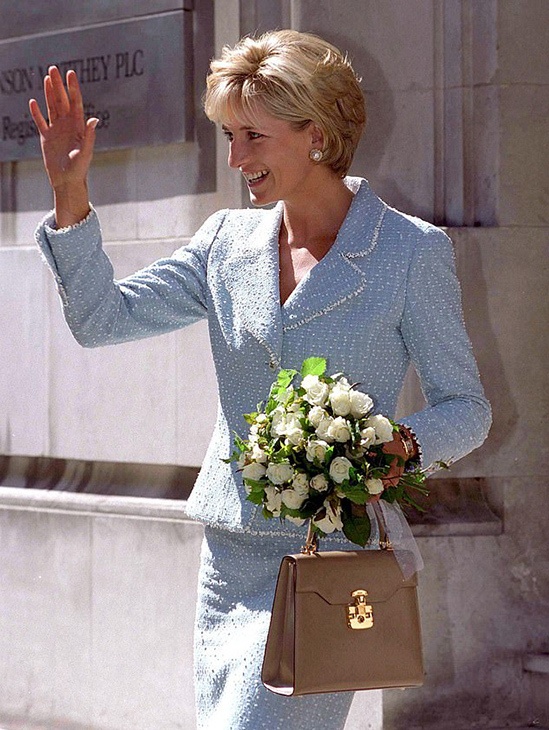 Meghan Markle tặng đồng hồ ảnh 3 Meghan Markle tang dong ho anh 3