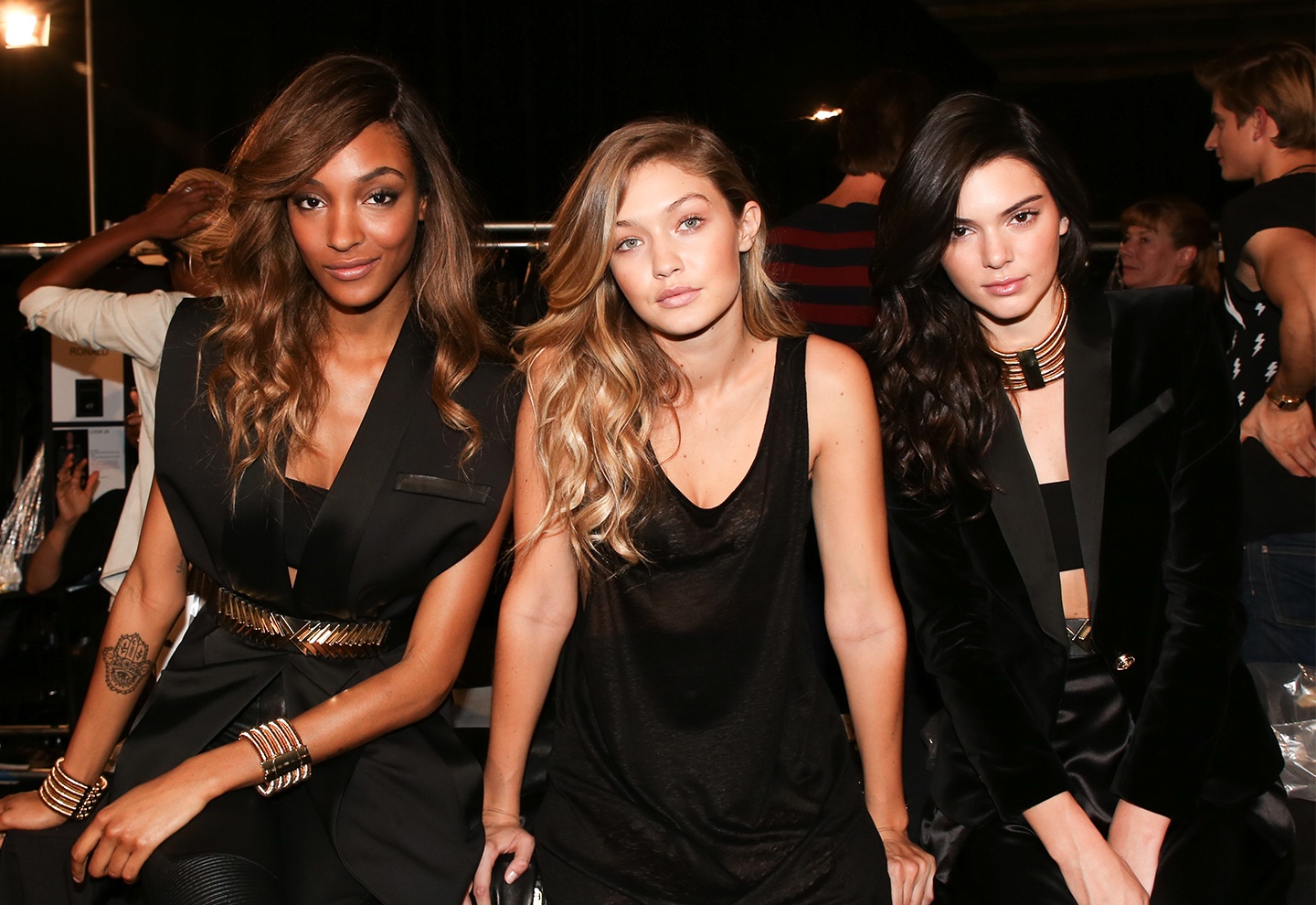 Mau da mau kiem it tien hon nguoi da trang hinh anh