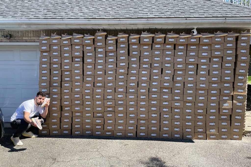 Thi truong giay Air Jordan,  Yeezy anh 1