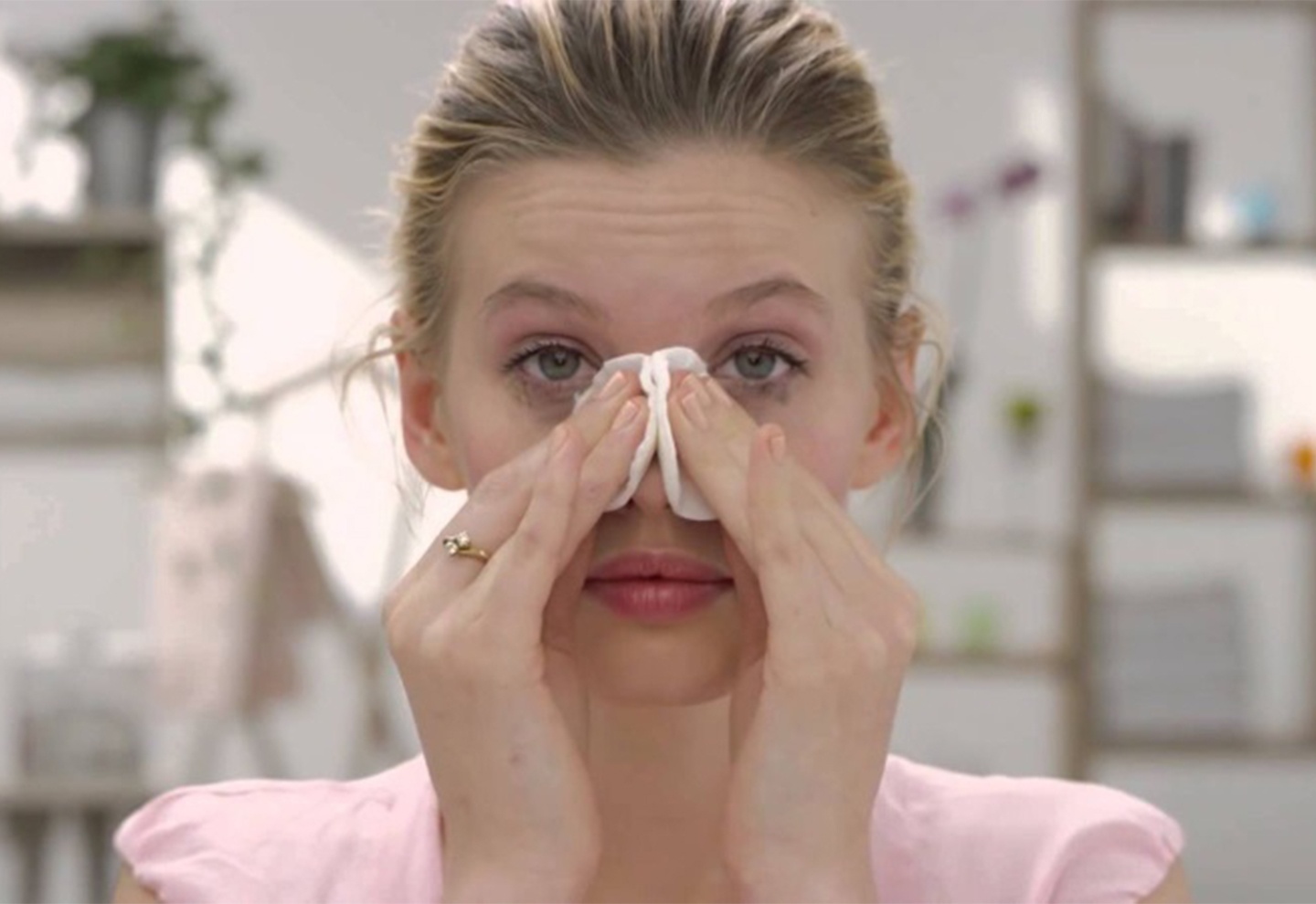 Bong tay trang co tac hai the nao voi lan da? hinh anh