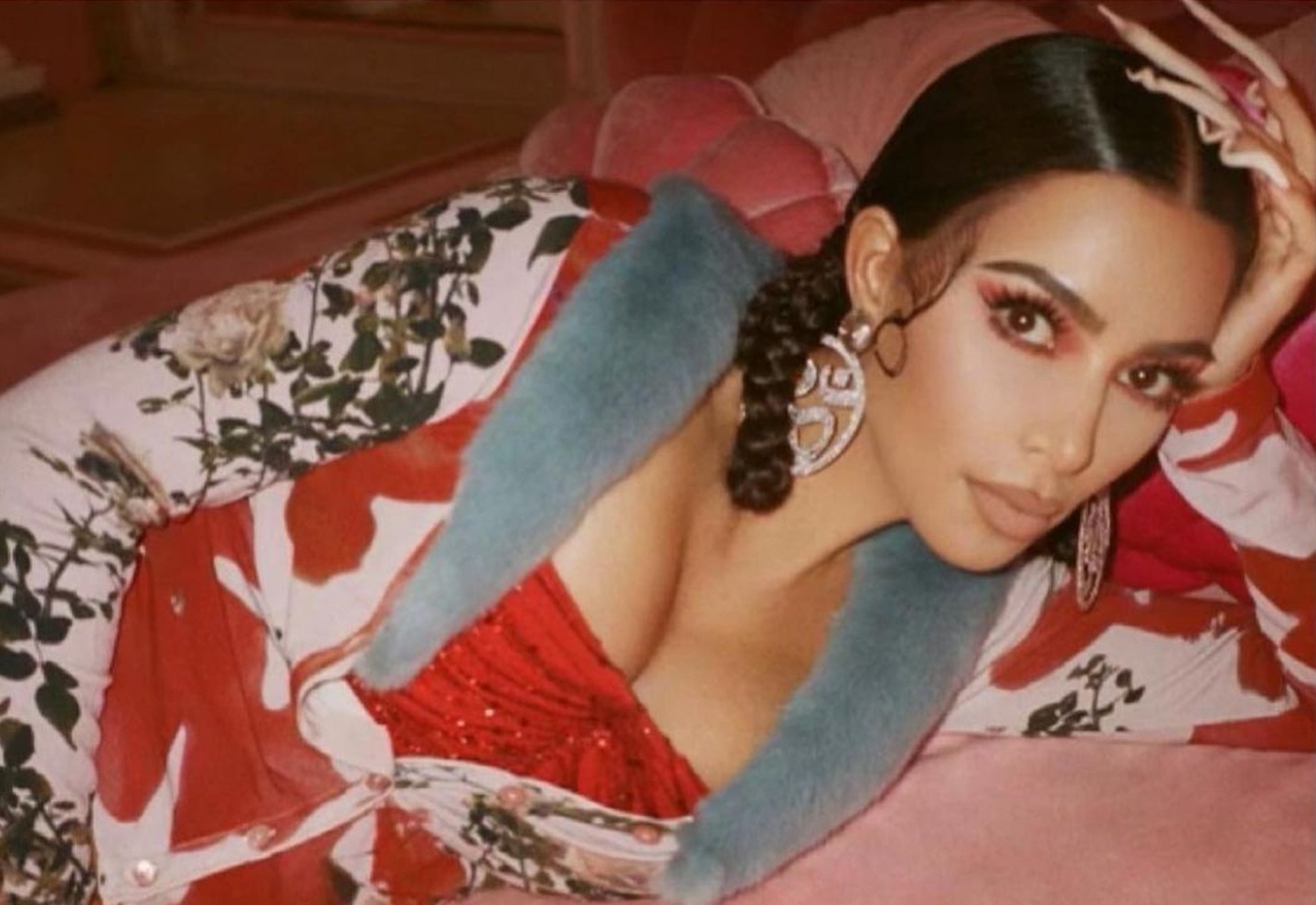 Kim Kardashian xuc pham van hoa An Do? hinh anh