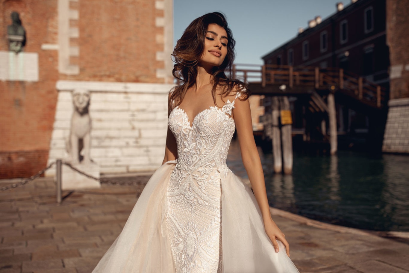 Váy cưới màu đen  ảnh 1 Vay cuoi mau den anh 1