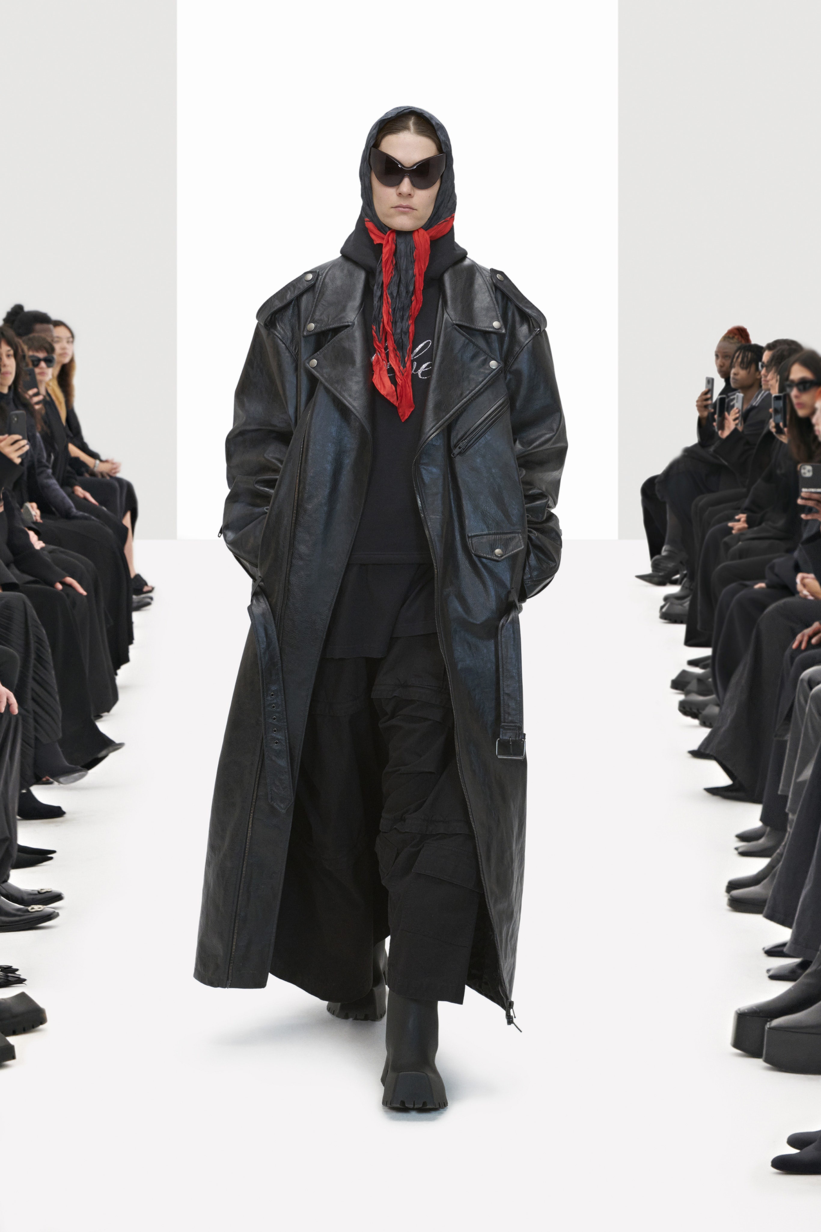 Balenciaga lang xe lan di cho anh 13