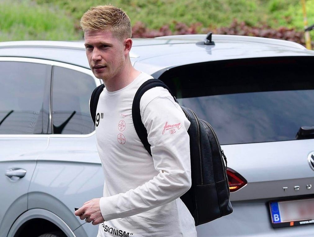 Phong cach ngoai doi cua cau thu Kevin de Bruyne hinh anh