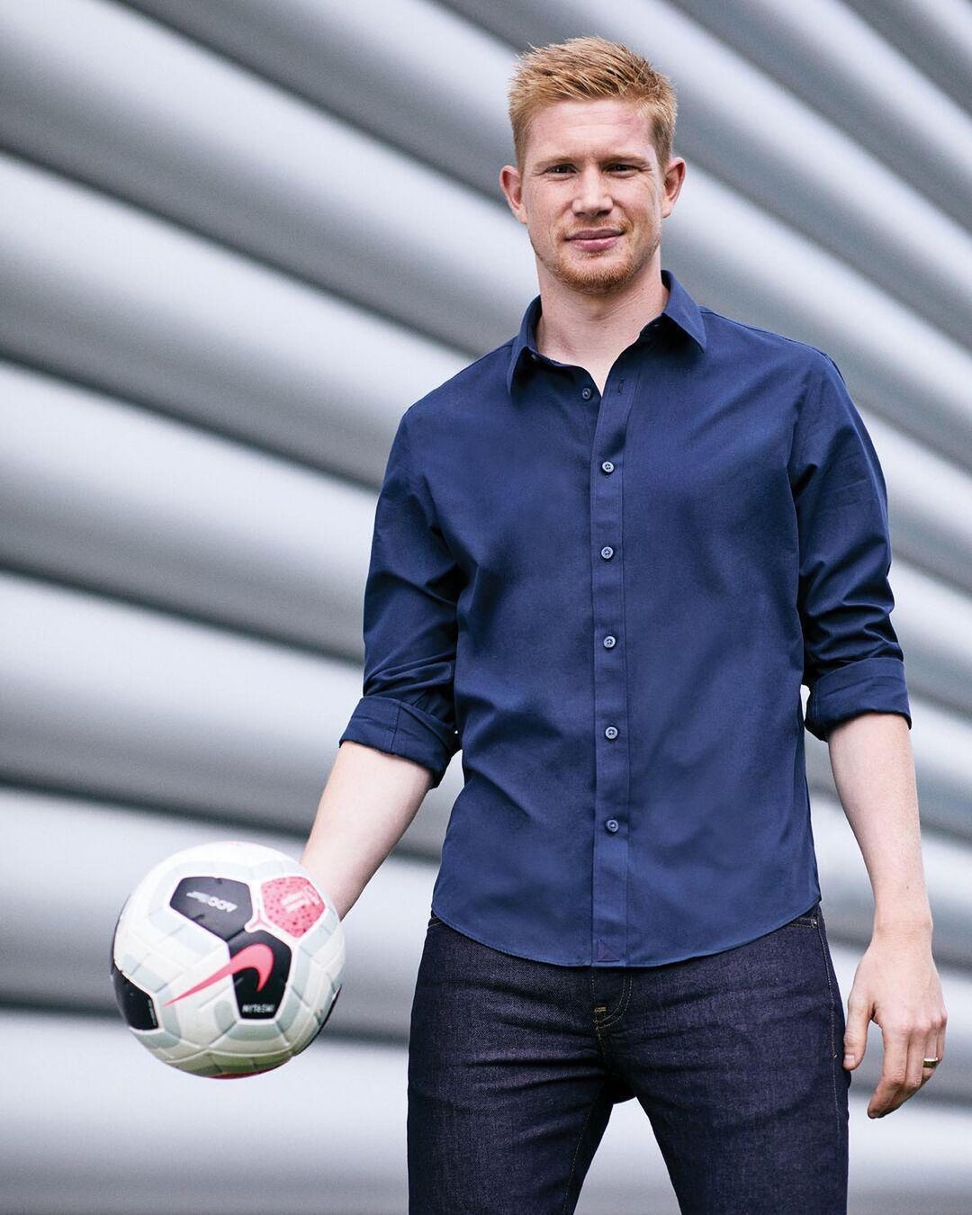 Thời trang của Kevin de Bruyne ảnh 3 Thoi trang cua Kevin de Bruyne anh 3