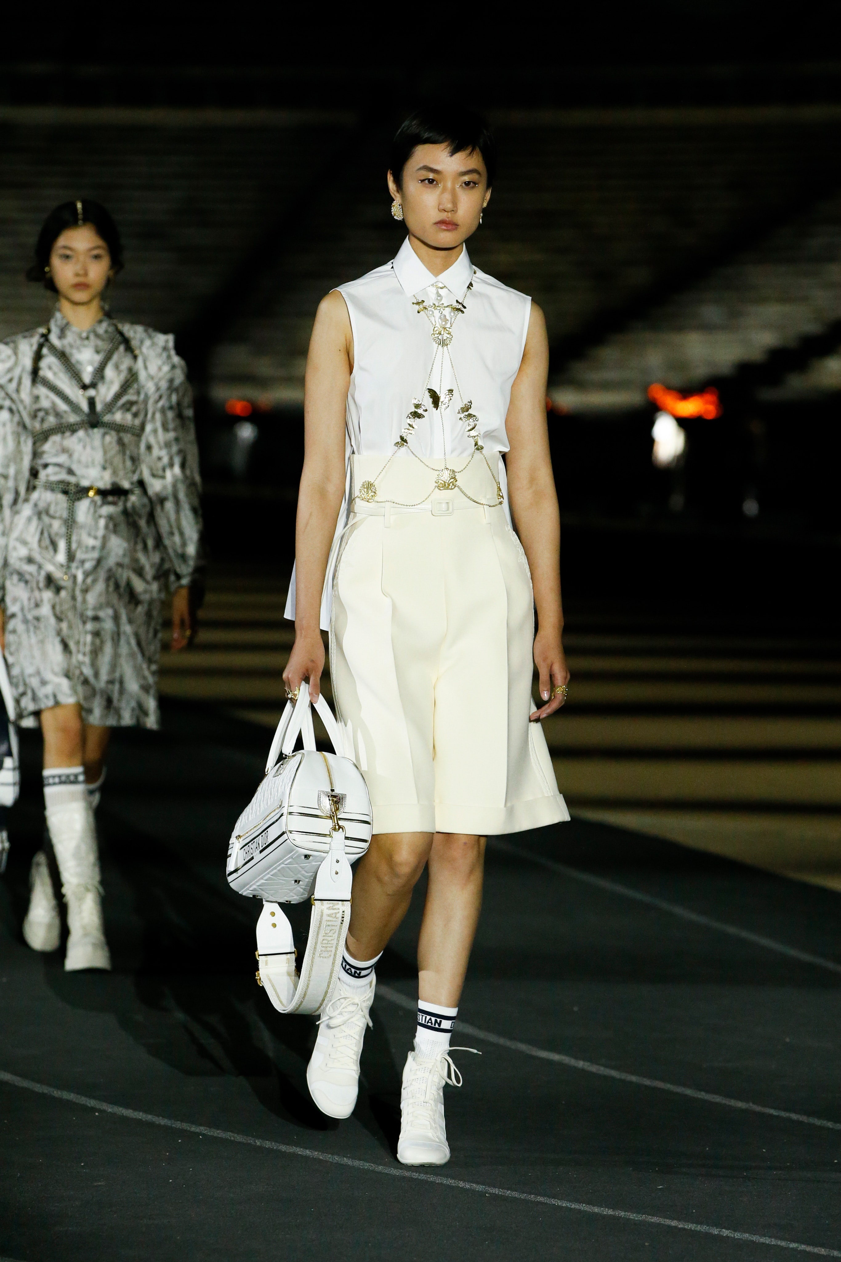 Show thoi trang Louis Vuitton anh 22