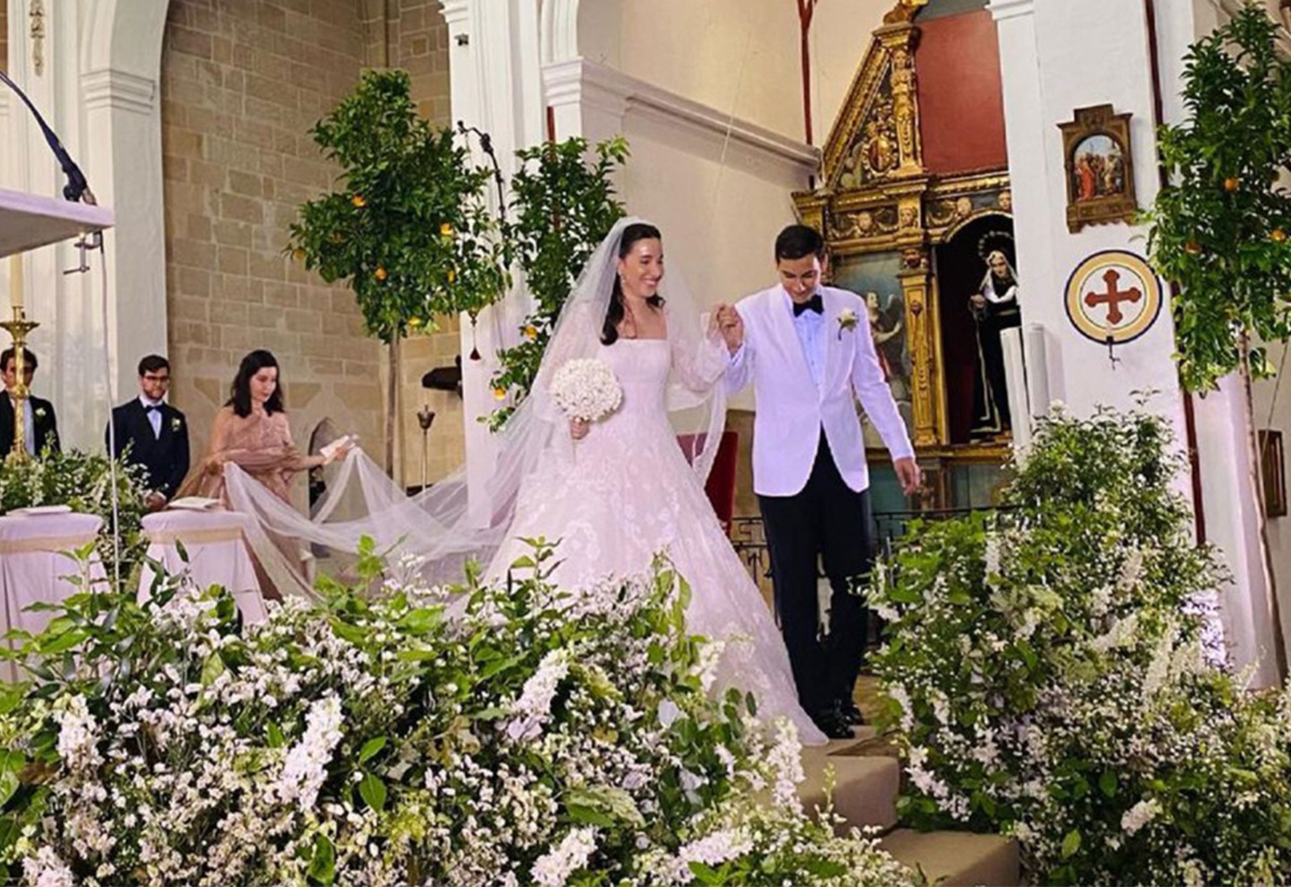 Nguoi ke thua Fendi mac do Valentino tai dam cuoi hinh anh