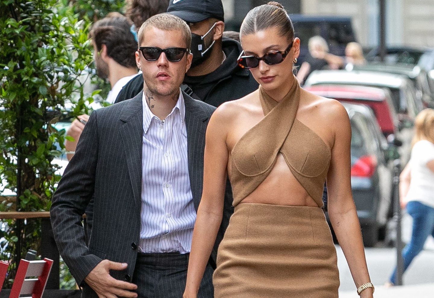 Justin Bieber an mac khac biet voi vo hinh anh