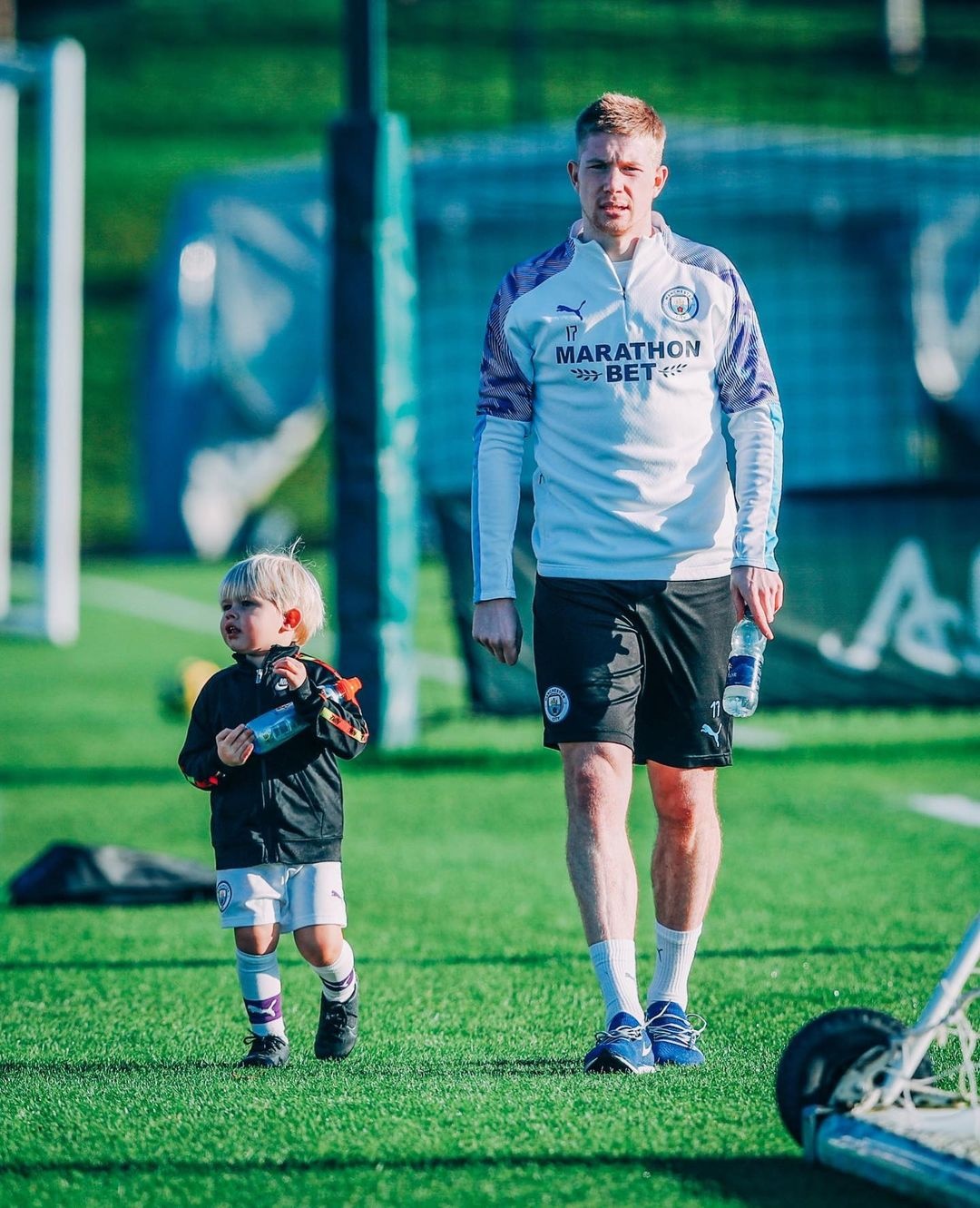 Con trai cau thu Kevin De Bruyne anh 1
