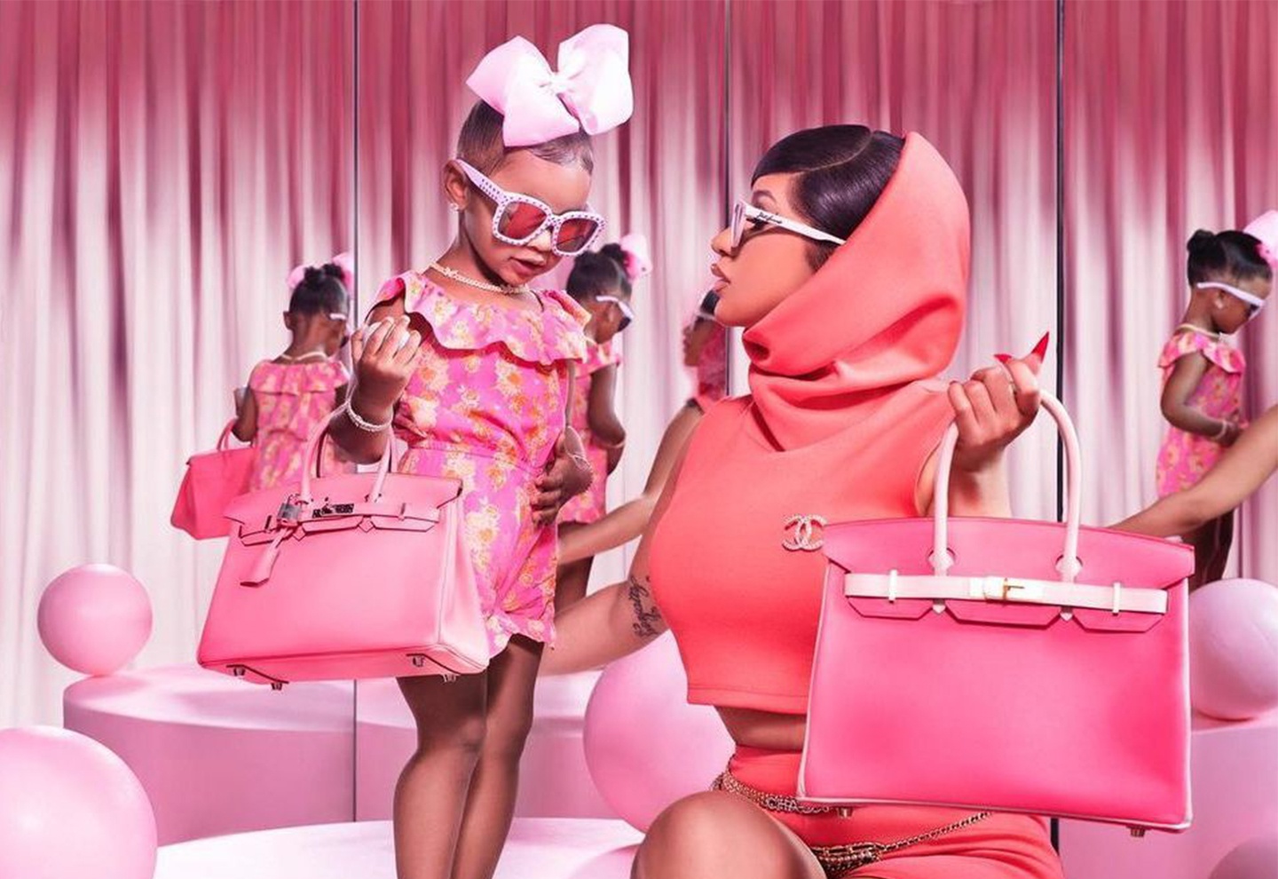 Cardi B tang con gai day chuyen kim cuong 250.000 USD hinh anh