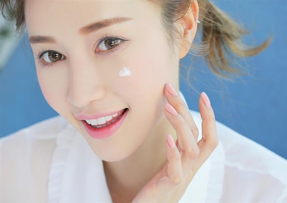 Trang điểm ngày hè  ảnh 2 Trang diem ngay he anh 2