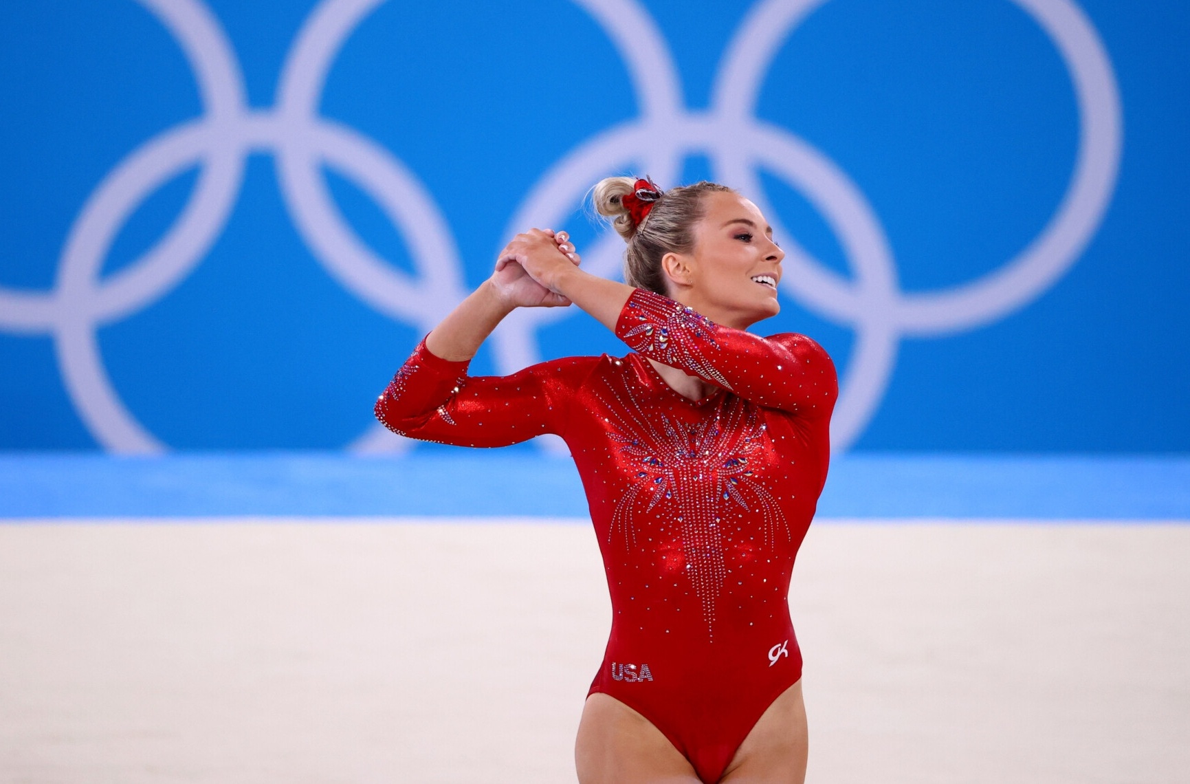 Van dong vien My deo khau trang anh 3