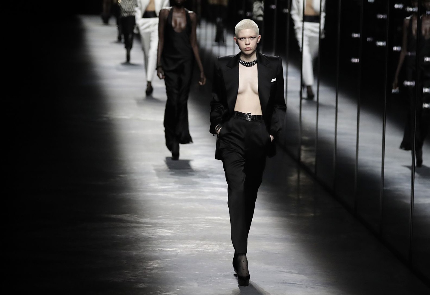 Phu nu duoc mac quan dai tu khi nao? hinh anh