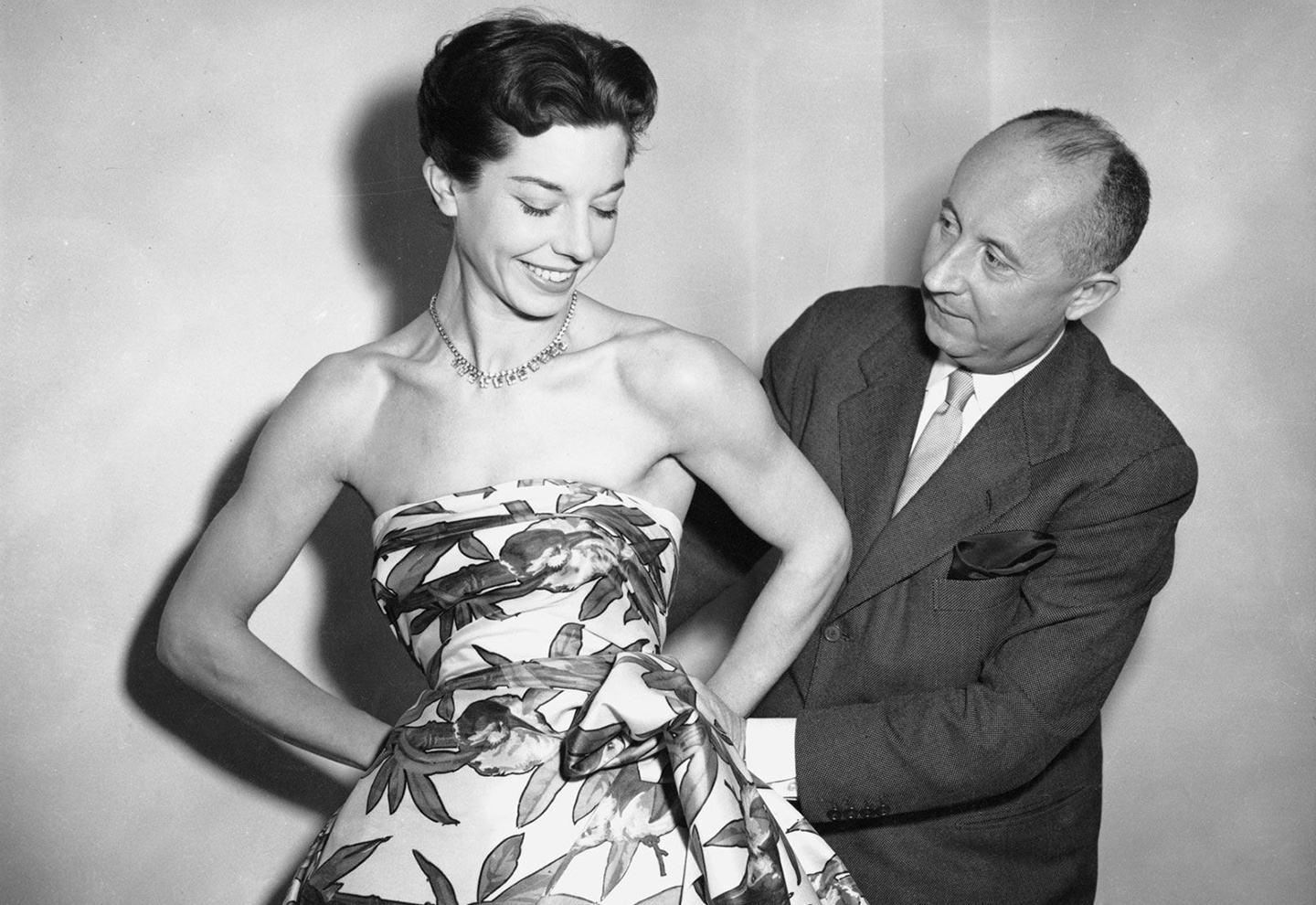 Thang tram cua de che thoi trang Christian Dior hinh anh