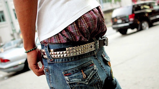 Balenciaga thiet ke quan tut anh 3