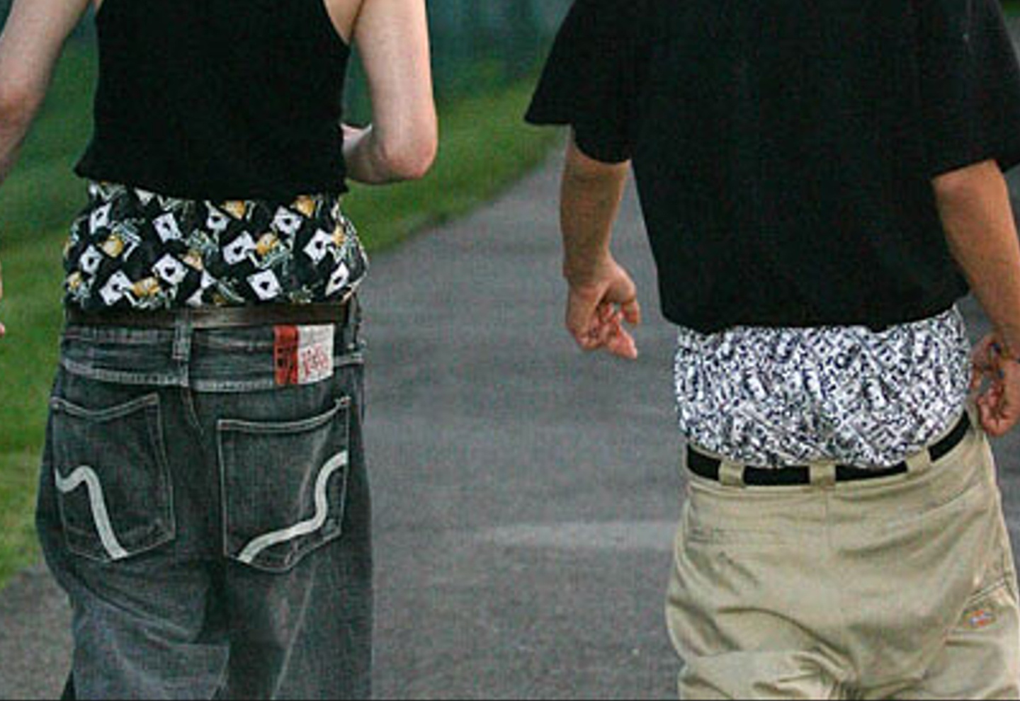 Balenciaga bi chi trich khi ban quan tut hinh anh