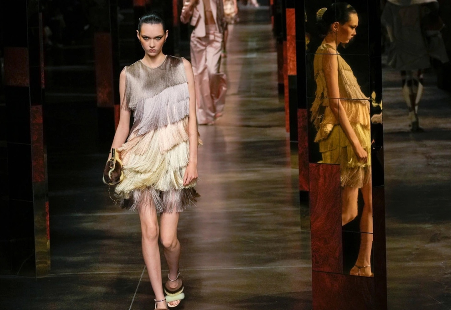 Dau an trong cac bo suu tap cua thuong hieu hang dau the gioi hinh anh