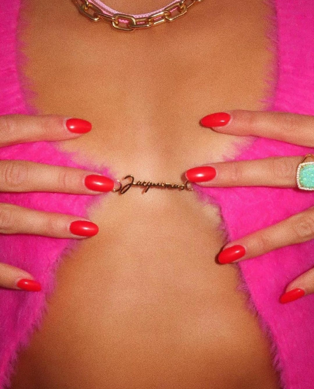 Xu huong mac ao cardigan lung anh 2