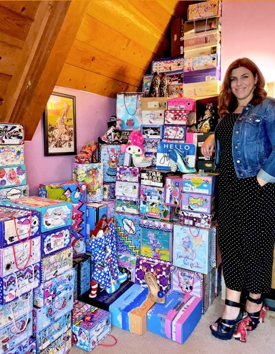 Suu tam 500 doi giay anh 2