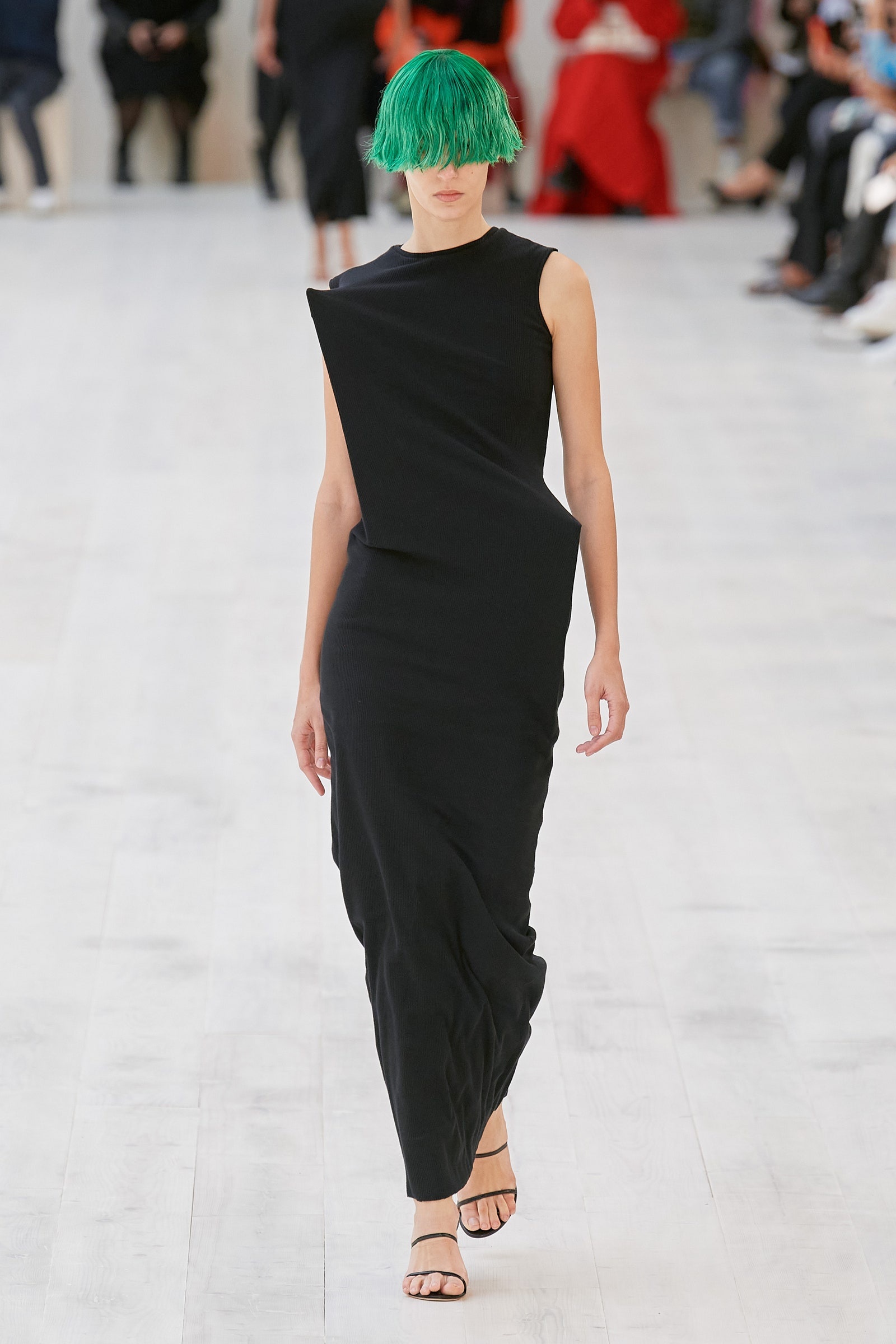 Show dien thoi trang Miu Miu anh 2