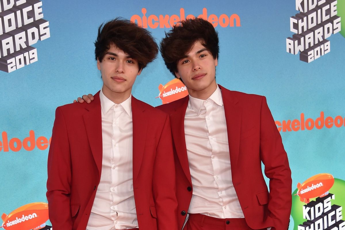 Hai youtuber gia mao cuop ngan hang phai doi mat an tu anh 1