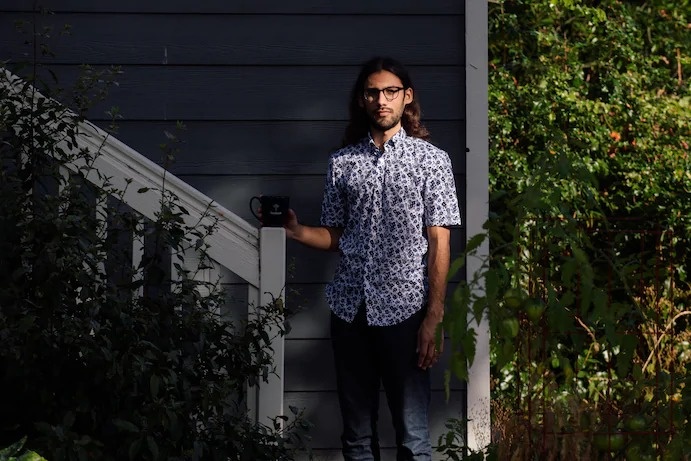 Facebook bi nhan vien cu chi trich anh 1