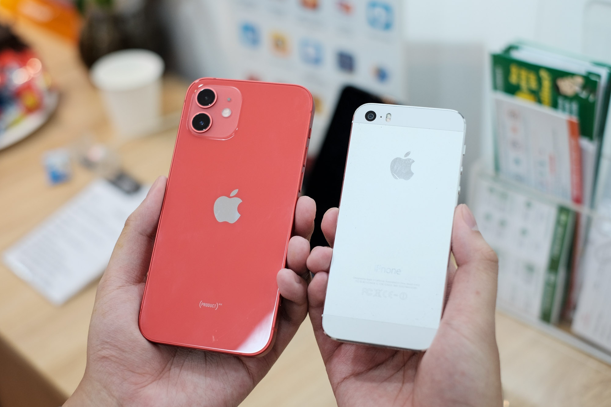 Nguoi dung phan nan iPhone 12 gay sung tay hinh anh