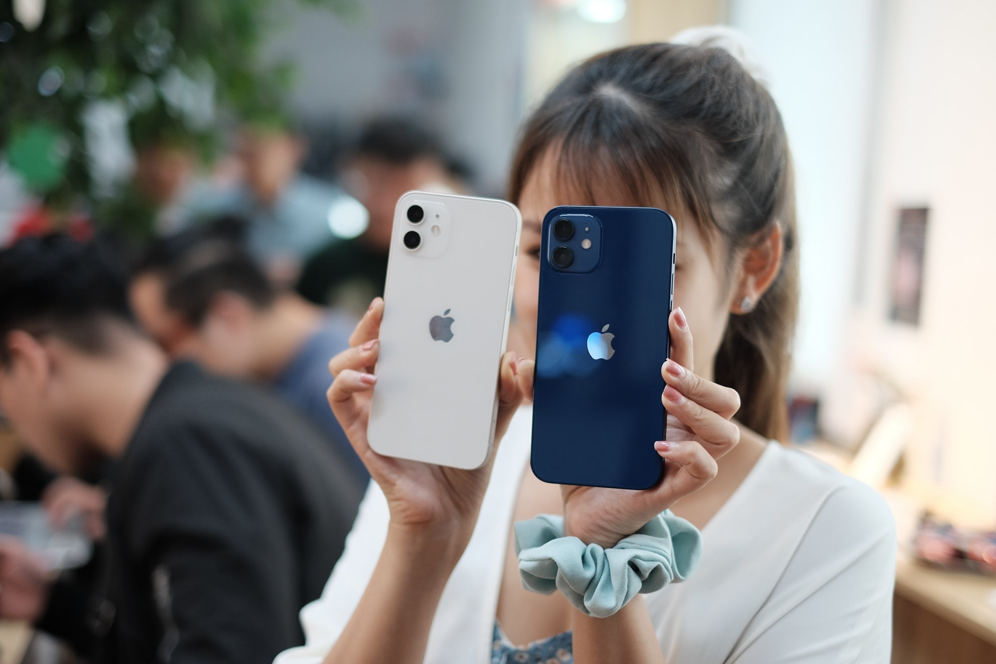 Chon mau iPhone phu hop nhat voi ban hinh anh