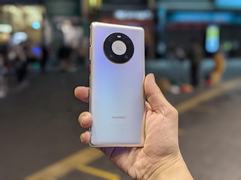 No luc cuu mang di dong cua Huawei hinh anh