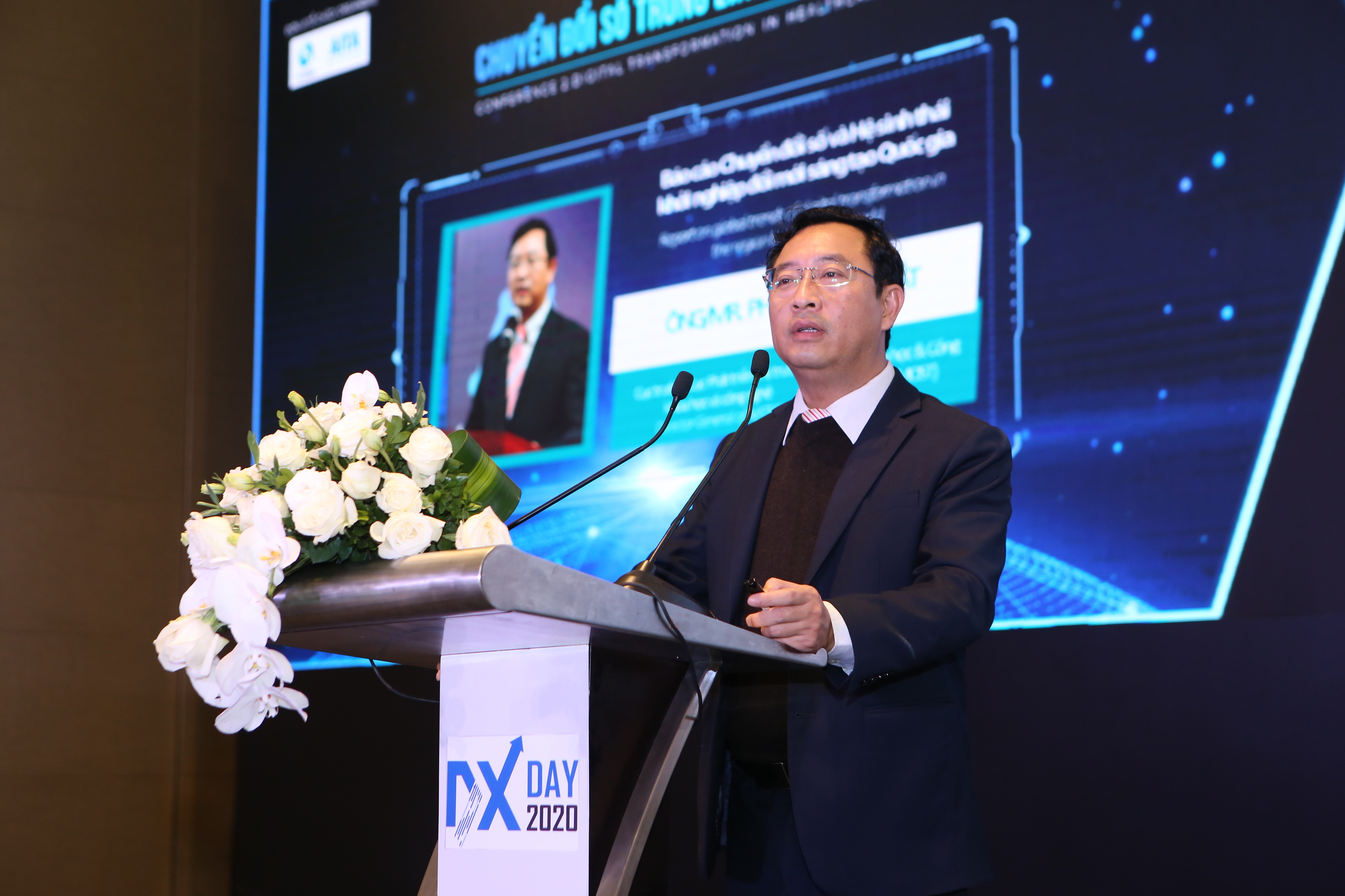 Chia khoa dua Viet Nam vuon len trong linh vuc y te hinh anh