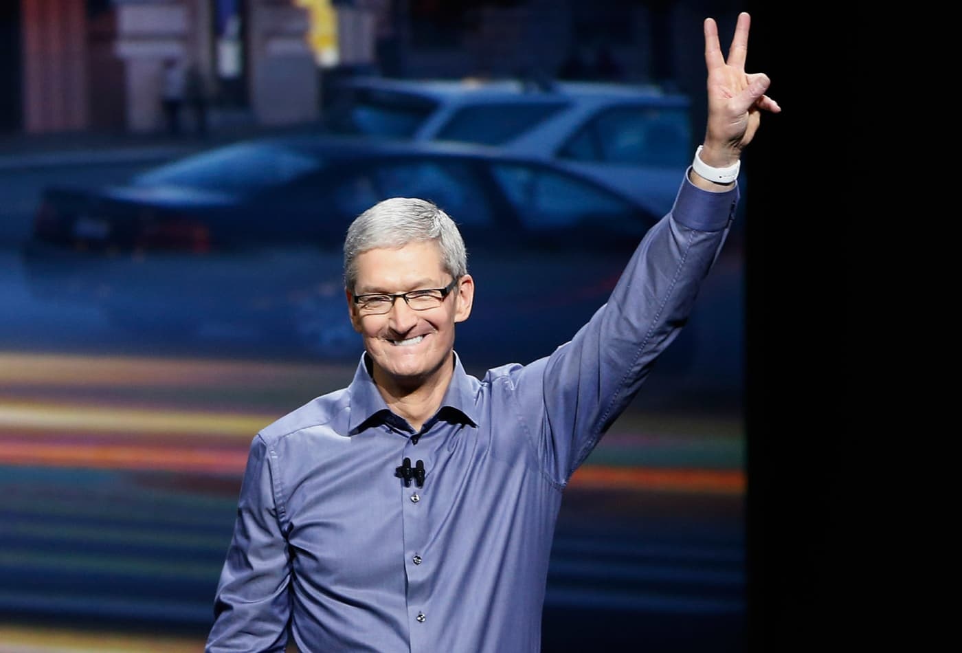 Man dap tra Facebook 'cao tay' cua Tim Cook hinh anh