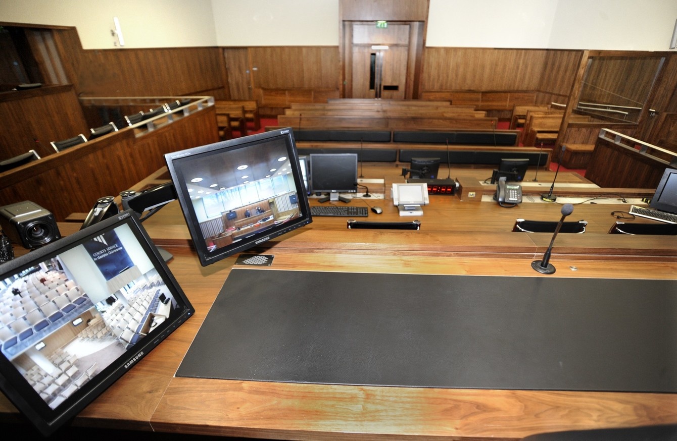 Di tu 3 nam vi quay len nu sinh thay do anh 1