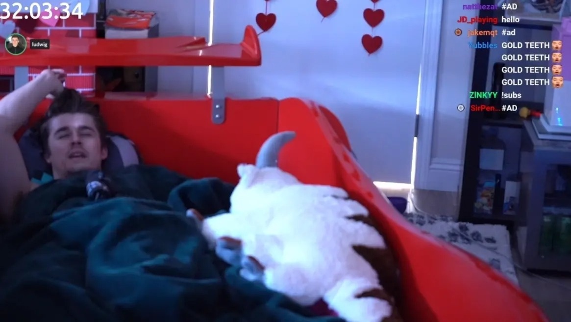 Vi tien, game thu noi tieng livestream lien tuc 2 tuan hinh anh