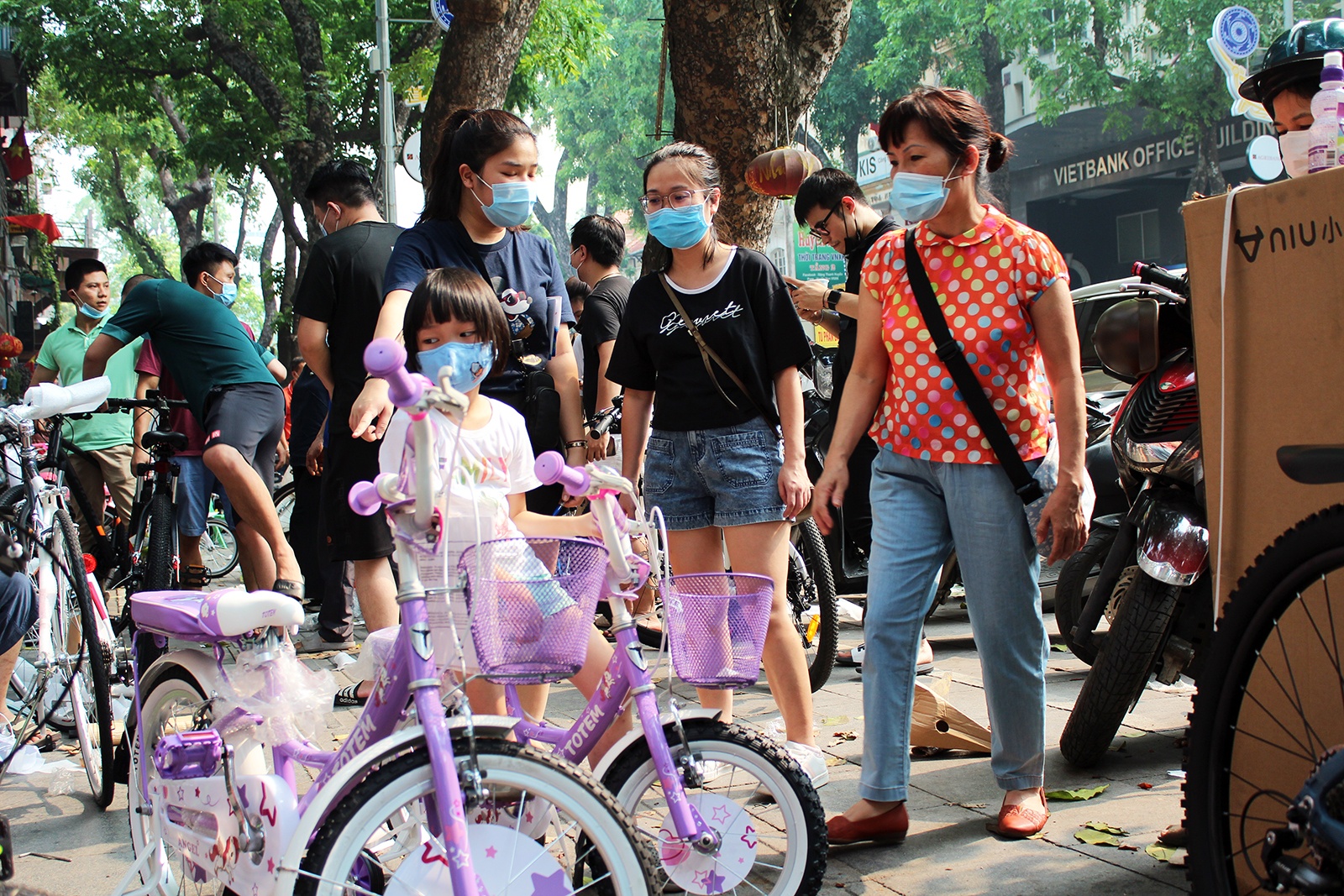 Doanh so ban xe dap mua dich tang dot bien anh 2